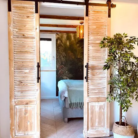 Апартаменты Paradise Boutique Зандфорт